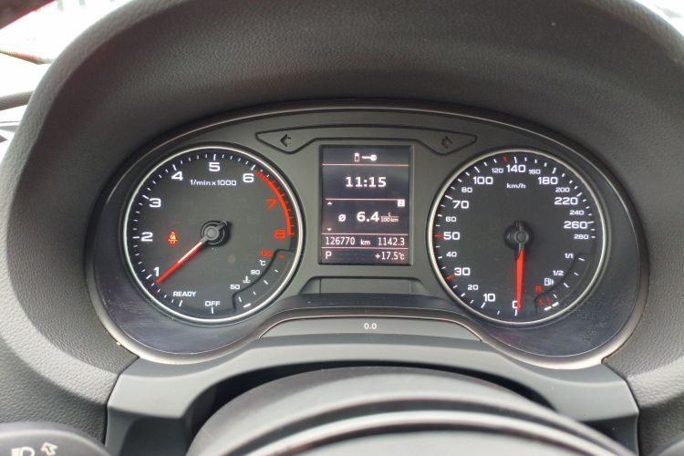 奥迪A3 2015款 Sportback 35 TFSI 百万纪念智领型中控内饰14