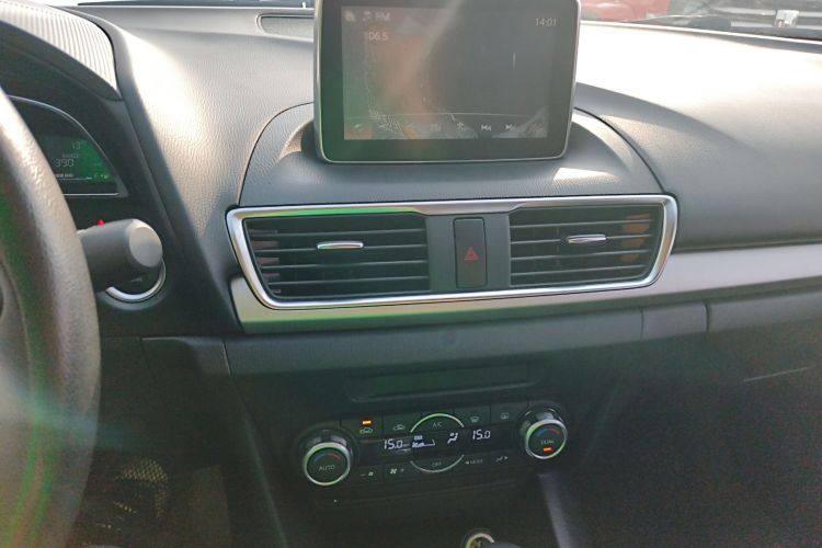 马自达3 昂克赛拉 2016款 三厢 1.5L 自动豪华型中控内饰16