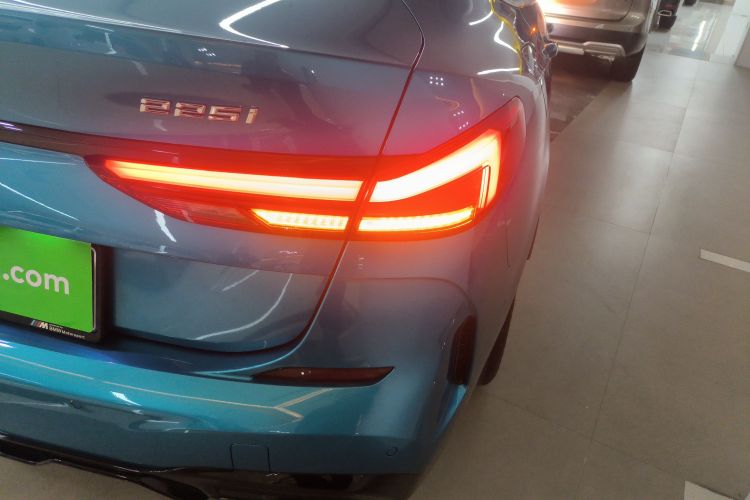 宝马2系(进口) 2021款 225i 四门轿跑车 M运动套装车身外观9