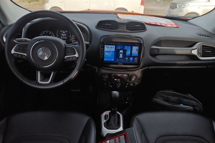 Jeep 自由侠 2019款 220T 自动领先版中控内饰7002