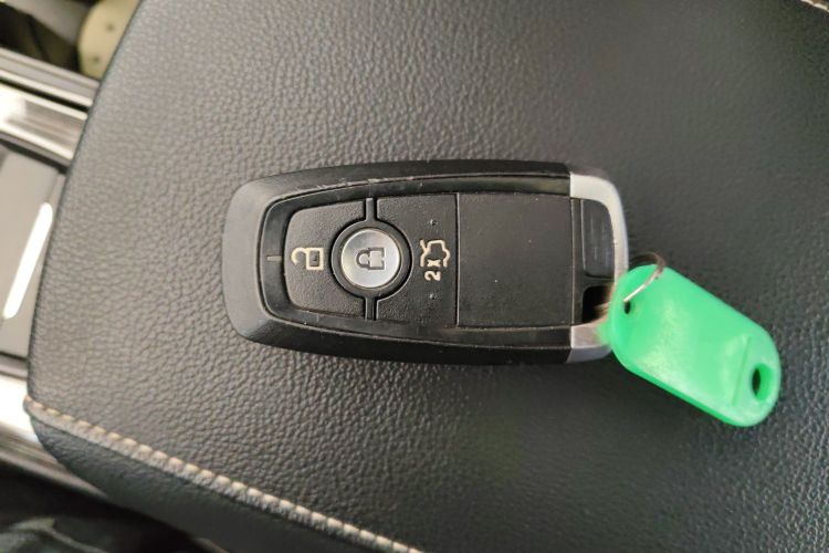 福特 蒙迪欧 2017款 EcoBoost 180 时尚型中控内饰11