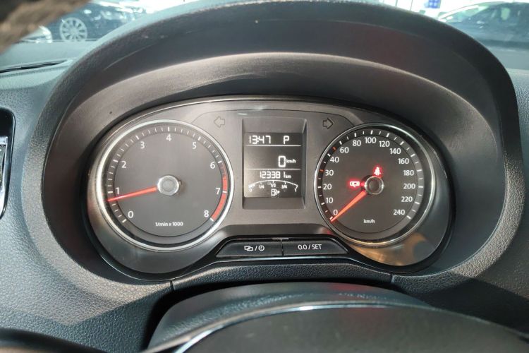 大众 Polo 2014款 1.6L 自动豪华版中控内饰14