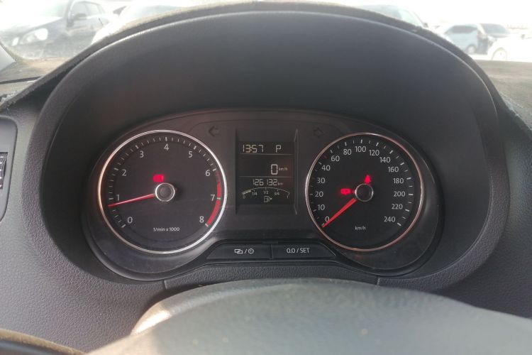 大众 Polo 2014款 1.6L 自动舒适版中控内饰14