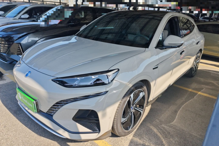 腾势N7 2023款 长续航性能版车身外观1