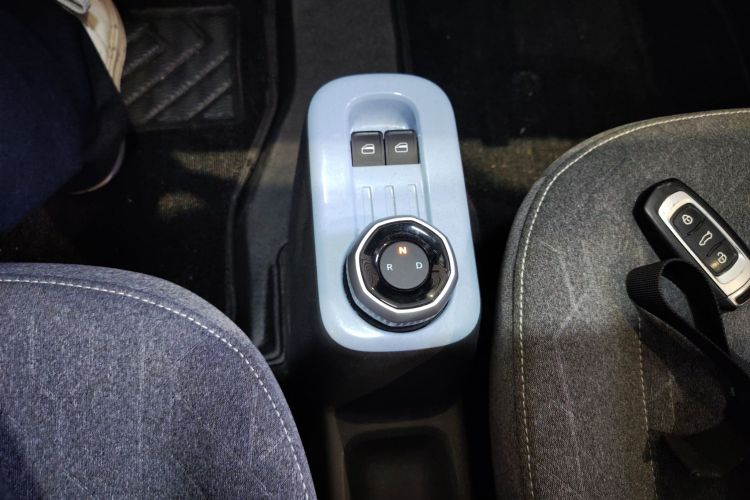 吉利银河 2024款 熊猫mini 200km 耐力熊中控内饰18