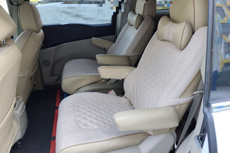 别克GL8 2017款 25S 尊贵型 国V中控内饰7004