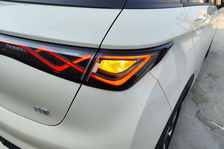 比亚迪 海豚 2025款 420km 自由版车身外观9