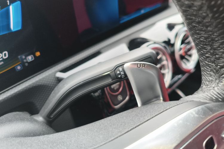 奔驰A级AMG 2022款 AMG A 35 L 4MATIC中控内饰18