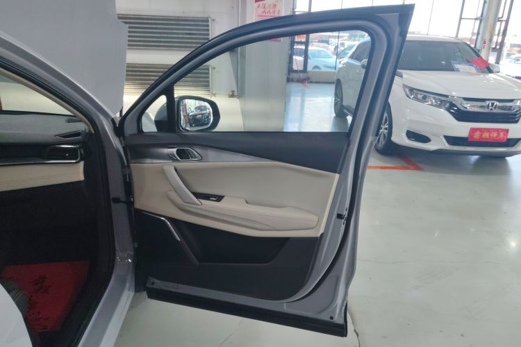 领克06 EM-P 2022款 PHEV 84KM续航版 Pro中控内饰42