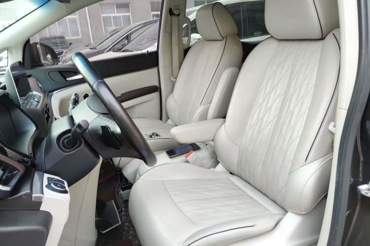 别克GL8 2021款 陆上公务舱 652T 智慧豪华型中控内饰19