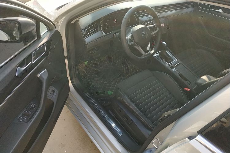 大众 迈腾 2020款 330TSI DSG 豪华型中控内饰20