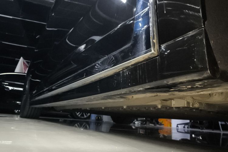 岚图汽车 岚图梦想家 2025款 PHEV 四驱旗舰乾崑版局部细节9001