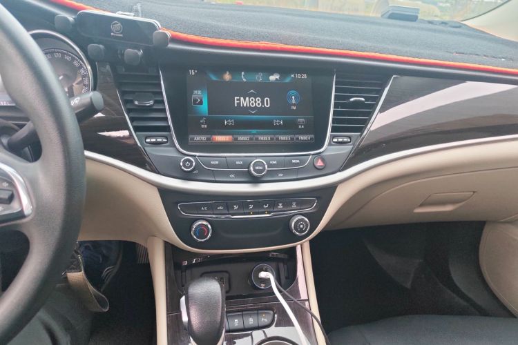 别克 威朗 2018款 三厢 15S 自动领先型中控内饰16