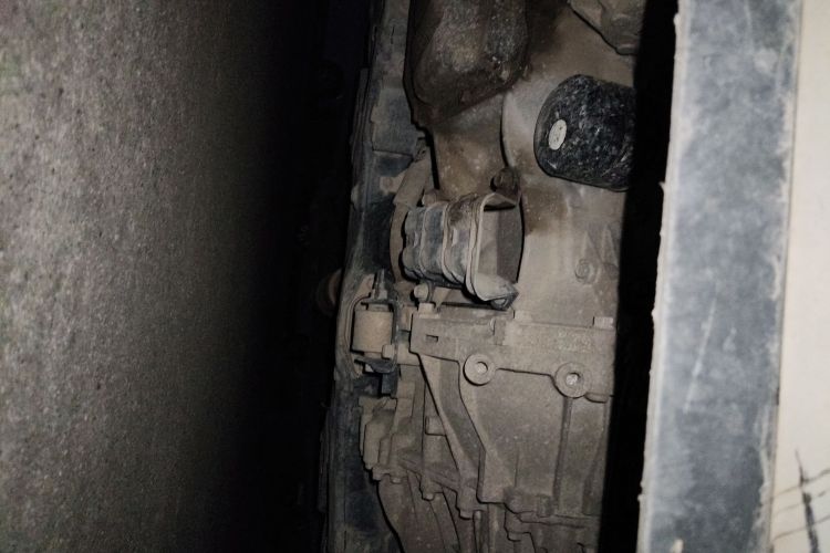 起亚 秀尔 2013款 1.6L MT GL局部细节9008