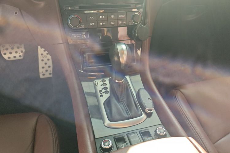 英菲尼迪QX50(进口) 2013款 2.5L 两驱优雅版中控内饰18