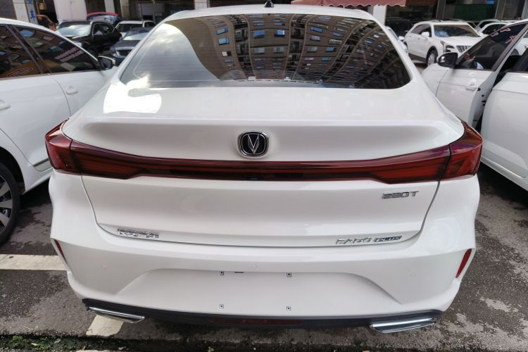 长安 逸动 2024款 PLUS 蓝鲸NE 1.4T GDI DCT高能版车身外观6