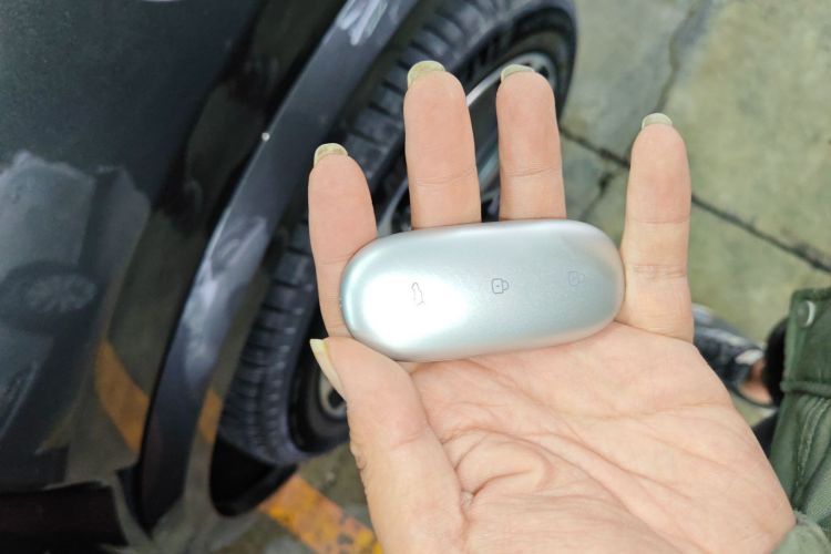 理想汽车 理想L9 2022款 Max中控内饰11