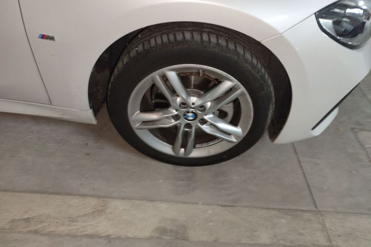 宝马1系 2023款 120i M运动曜夜版车身外观10