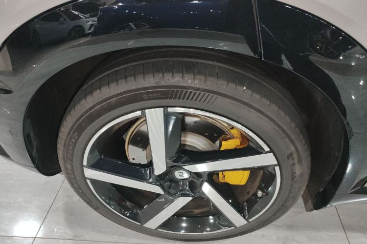 小米汽车 小米YU7 2025款 超长续航高性能四驱Max版车身外观6008