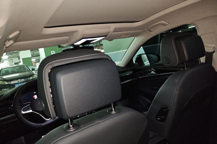 大众 帕萨特 2025款 出众款 330TSI 星空精英版中控内饰22