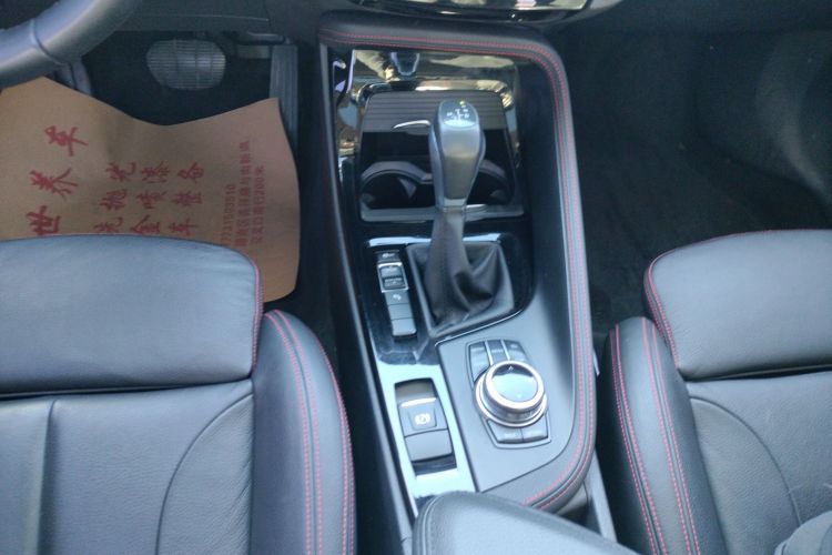 宝马X1 2016款 sDrive20Li 豪华型中控内饰18