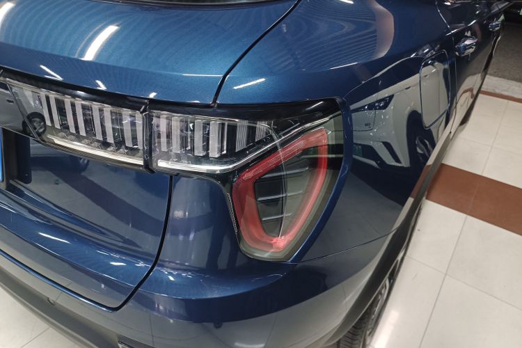 领克01 2017款 2.0T 两驱耀Pro版车身外观9