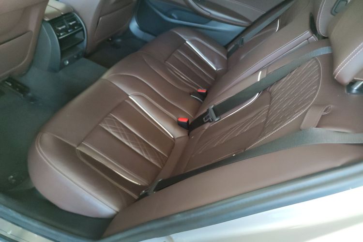 宝马5系 2018款 530Li 领先型 豪华套装中控内饰21