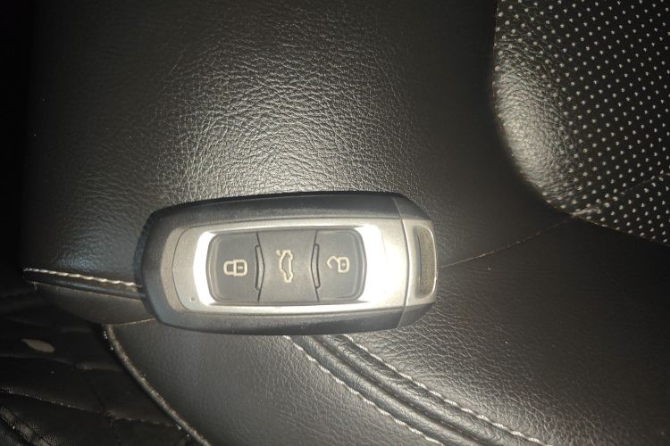 吉利汽车 帝豪 2017款 三厢百万款 1.5L 手动向上版中控内饰11