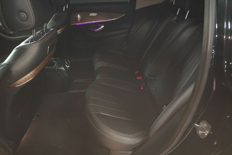 奔驰E级 2017款 E 200 L 4MATIC中控内饰7004