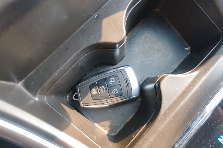 北汽新能源EC5 2019款 新尚版中控内饰7001