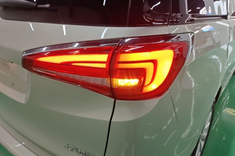 别克GL8 2017款 ES 28T 舒适型 国V车身外观9