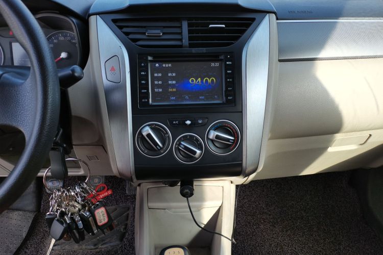 启辰R50 2015款 1.6L 手动时尚版中控内饰16