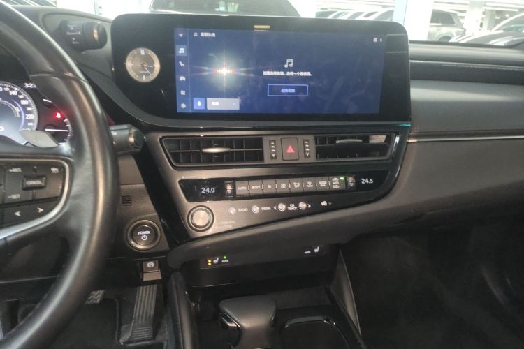 雷克萨斯ES 2022款 300h 卓越版中控内饰12