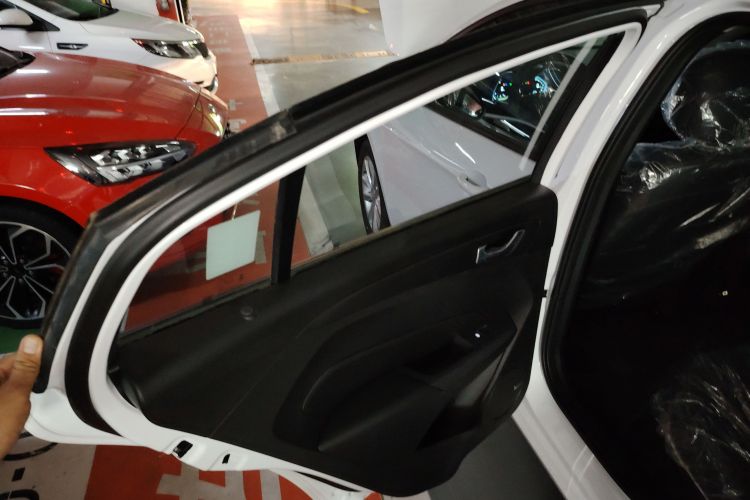 国金汽车 骏行 2023款 标准型中控内饰7008