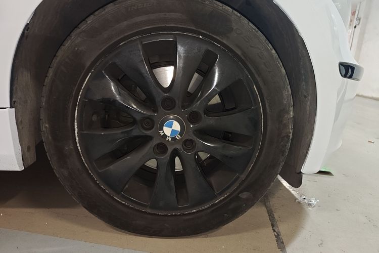 宝马1系(进口) 2008款 120i 自动挡车身外观10