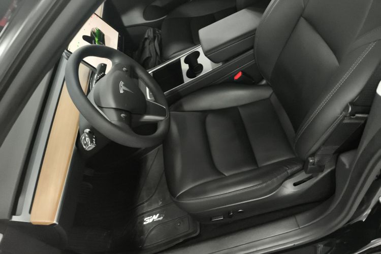 特斯拉 Model 3 2022款 后轮驱动版中控内饰19