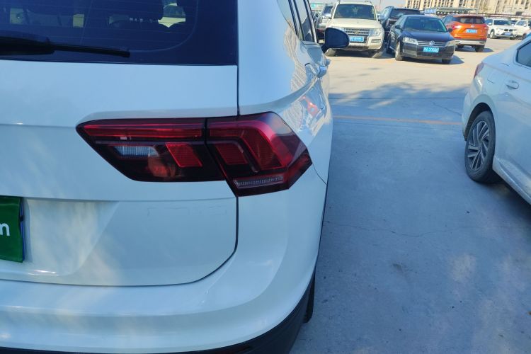 大众 途观L 2022款 330TSI 自动两驱舒享版车身外观6006