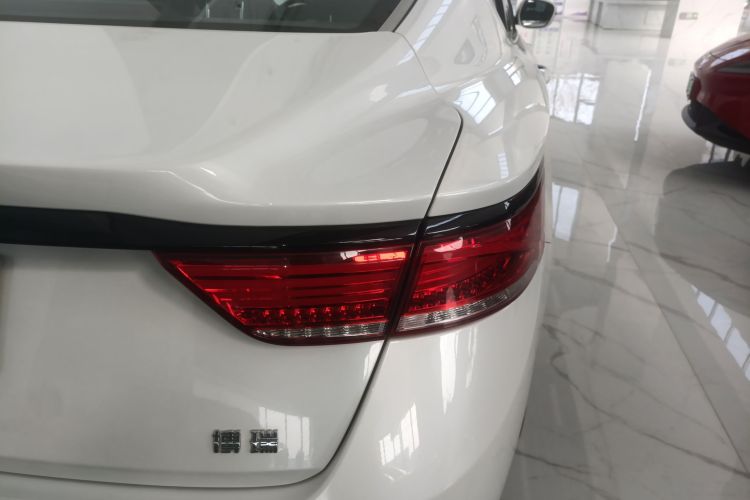 吉利汽车 博瑞 2021款 1.8T 领航版+车身外观9