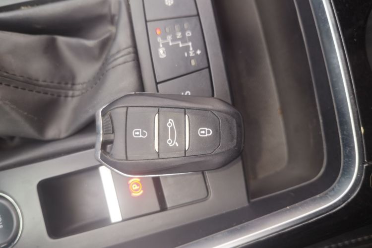 雪铁龙C5 2017款 350THP 自动豪华型中控内饰11