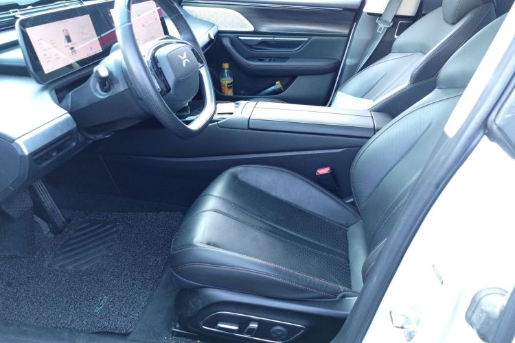 小鹏P7 2020款 586N中控内饰19