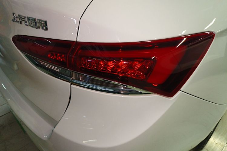 别克 英朗 2021款 改款 典范 1.5L 自动精英型车身外观6006