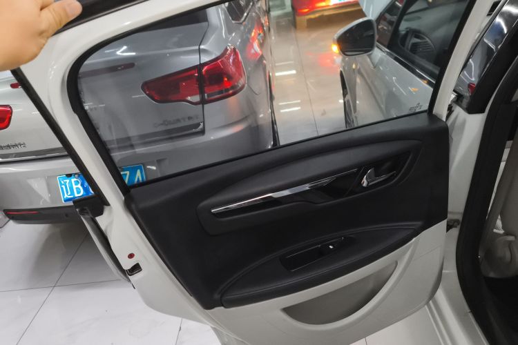 雪铁龙 世嘉 2013款 三厢 1.6L 自动品享型中控内饰7008