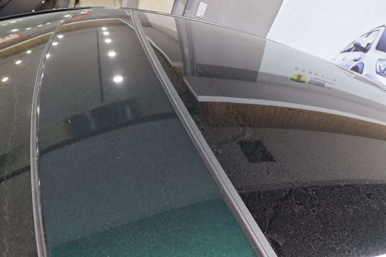 捷豹XFL 2023款 XFL 2.0T P250 两驱精英运动版局部细节57