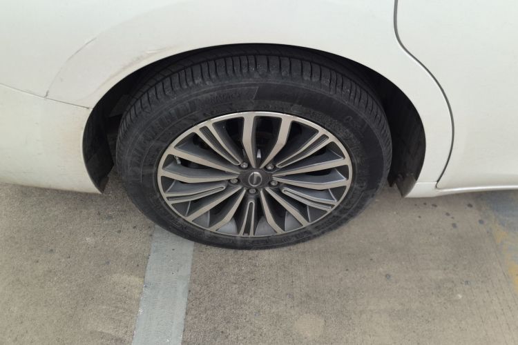 广汽传祺 传祺M6 2019款 270T 自动尊享版（七座）国V车身外观6008