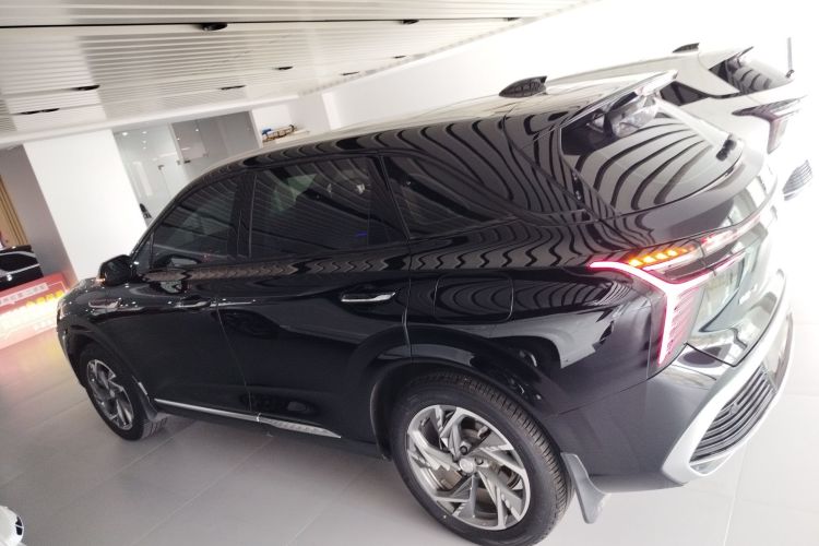 红旗HS3 PHEV 2024款 PHEV 115km 劲为版车身外观4