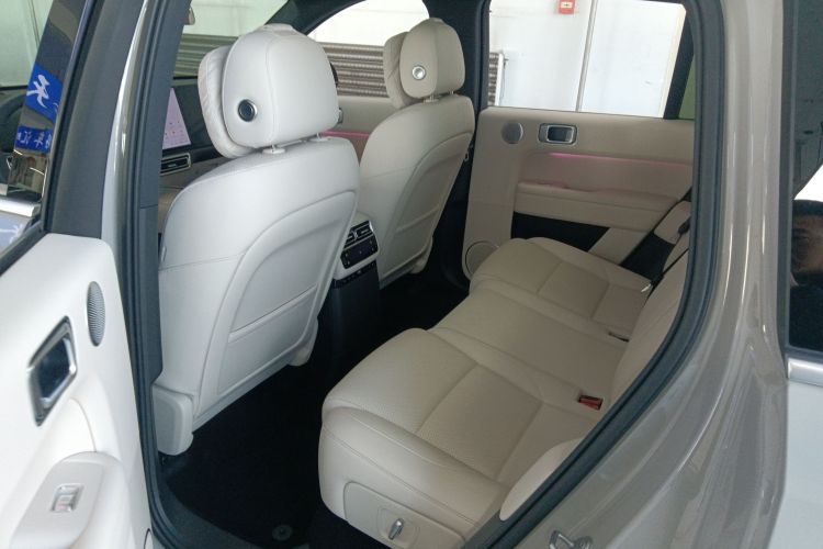 理想汽车 理想L6 2025款 Pro 智能焕新版中控内饰21
