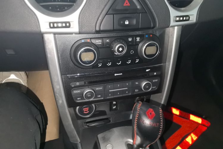 雷诺 科雷傲(进口) 2014款 改款 2.0L 两驱时尚版局部细节16