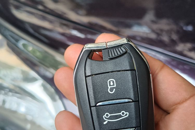 DS 5 2013款 1.6T 豪华版THP200中控内饰7001