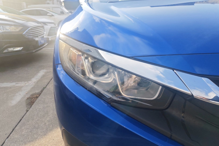 本田 思域 2016款 220TURBO 手动豪华版车身外观8