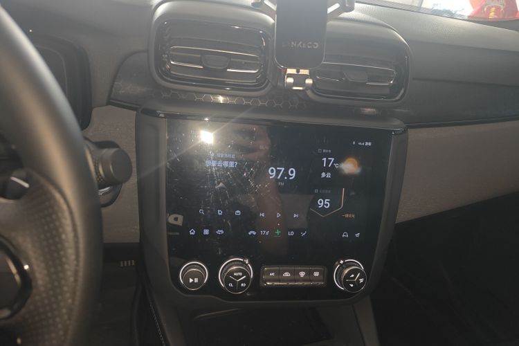 领克03 2022款 1.5TD DCT劲Plus中控内饰16